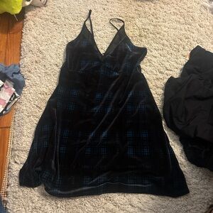 Elegant Black and Blue Women's Nightgown